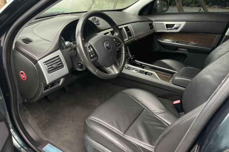 Used Jaguar XF 2014 XF 2.0T Prestige Edition Interior 1
