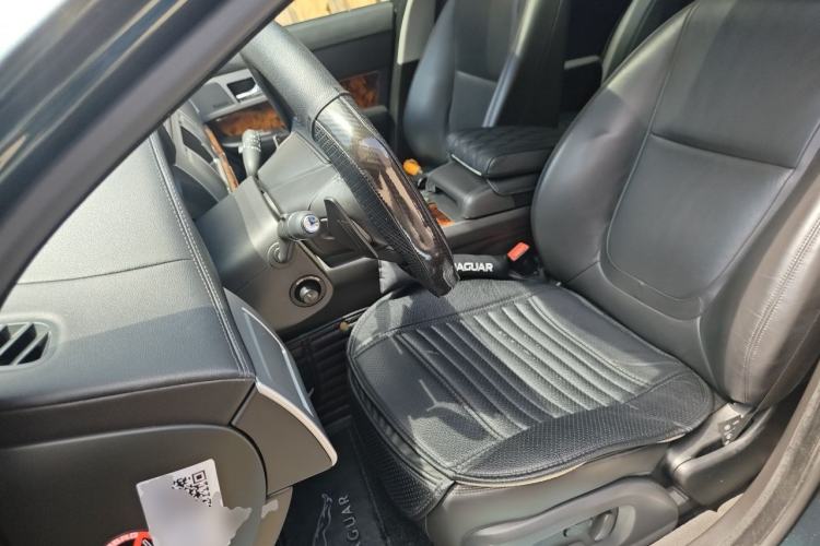 Used Jaguar XF 2014 XF 2.0T Luxury Edition Left Front Seat