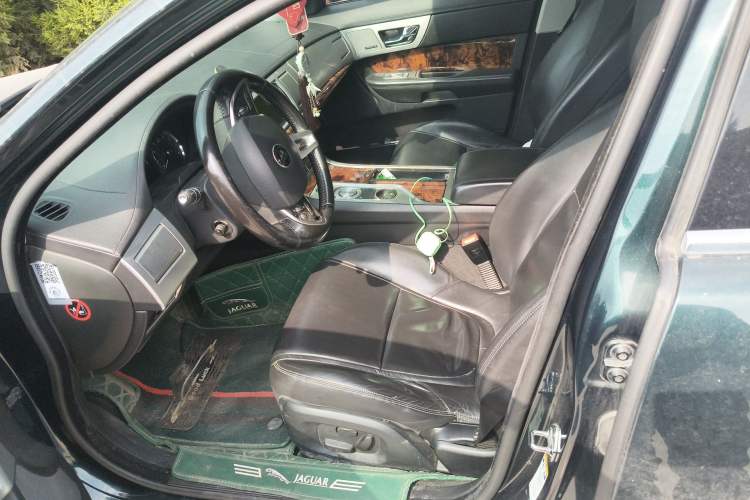 Used Jaguar XF 2014 XF 2.0T Luxury Edition Left Front Seat