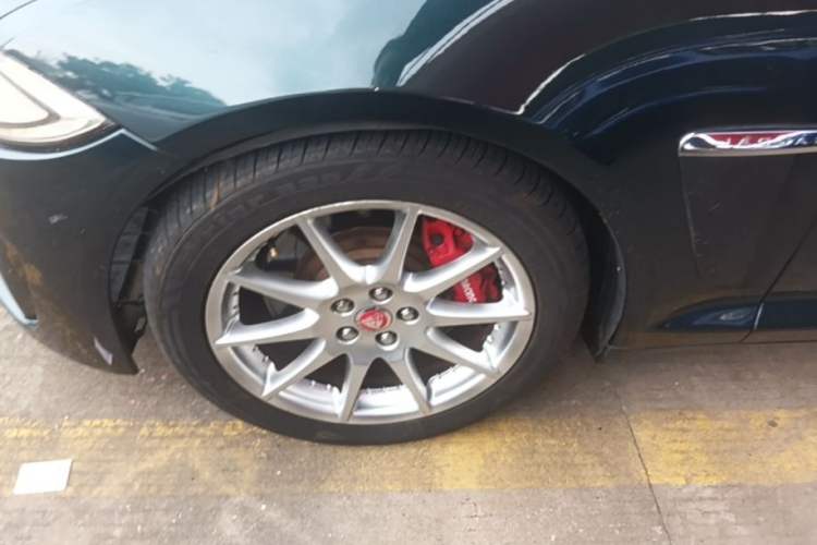 Used Jaguar XF 2014 XF 2.0T Prestige Edition Left Front Wheel Hub