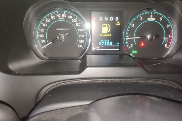 Used Jaguar XF 2014 XF 2.0T Luxury Edition Odometer Close Up
