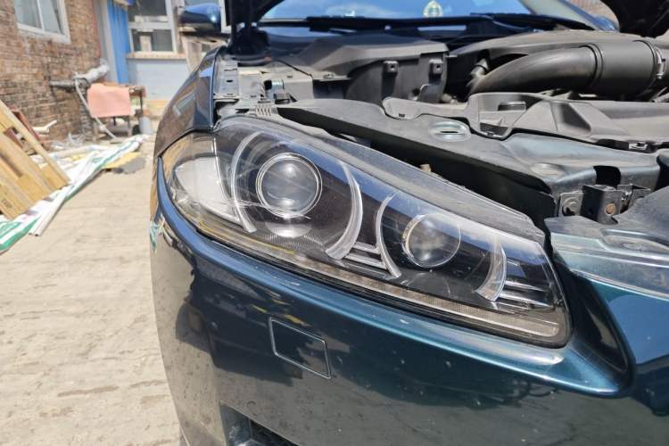 Used Jaguar XF 2014 XF 2.0T Luxury Edition Right Front Headlight