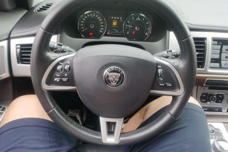 Used Jaguar XF 2014 XF 2.0T Prestige Edition Steering Wheel