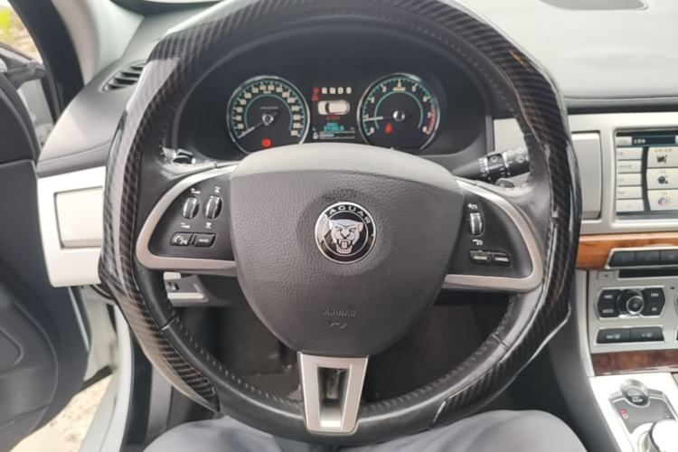 Used Jaguar XF 2014 XF 2.0T Luxury Edition Steering Wheel