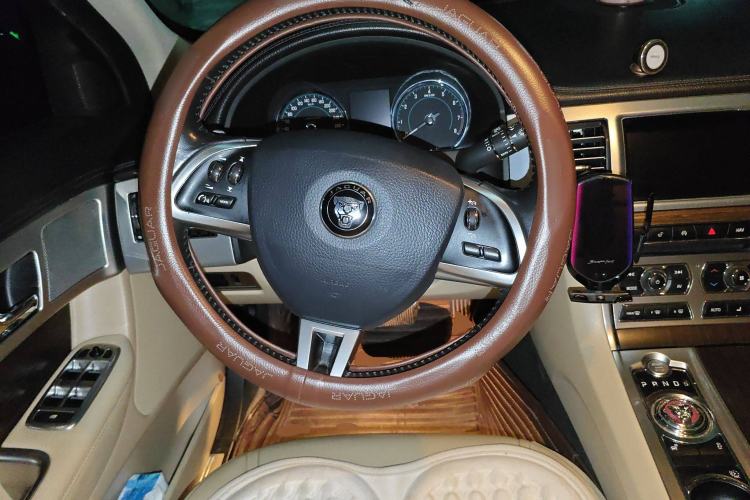 Used Jaguar XF 2014 XF 2.0T Prestige Edition Steering Wheel