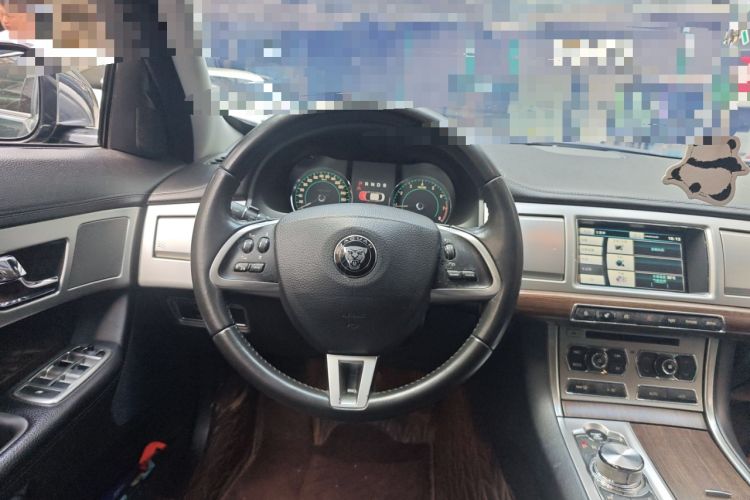 Used Jaguar XF 2014 XF 2.0T Prestige Edition Steering Wheel