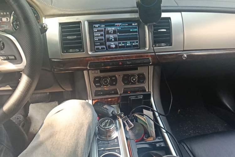 Used Jaguar XF 2014 XF 3.0 SC Luxury Edition Audio And AC Panel