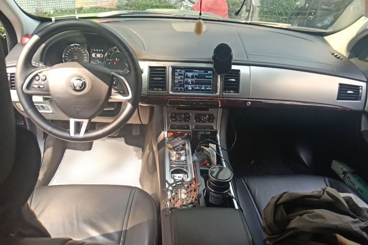Used Jaguar XF 2014 XF 3.0 SC Luxury Edition Center Console
