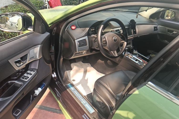 Used Jaguar XF 2014 XF 3.0 SC Luxury Edition Driver Seat