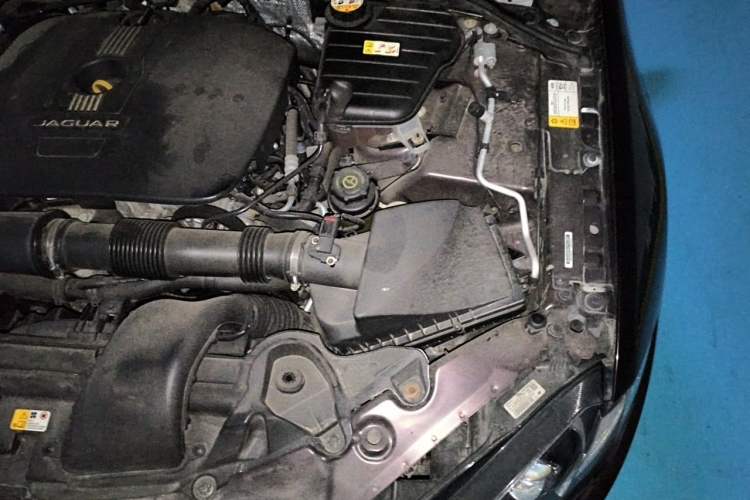 Used Jaguar XF 2014 XF 2.0T Luxury Edition Engine Bay Left