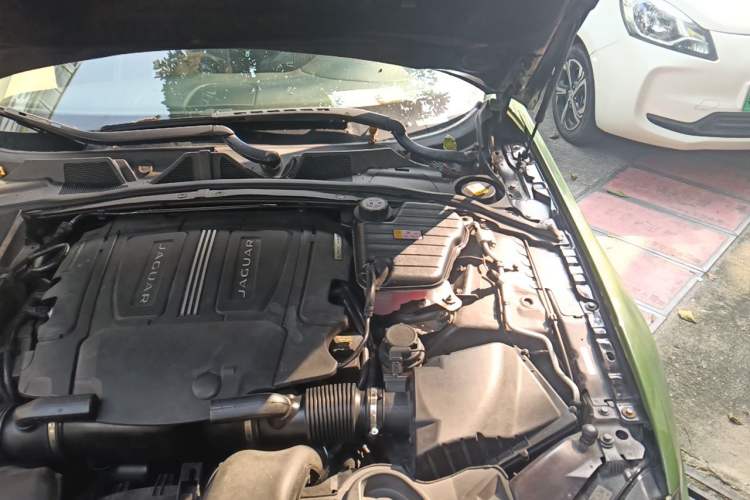 Used Jaguar XF 2014 XF 3.0 SC Luxury Edition Engine Bay Left