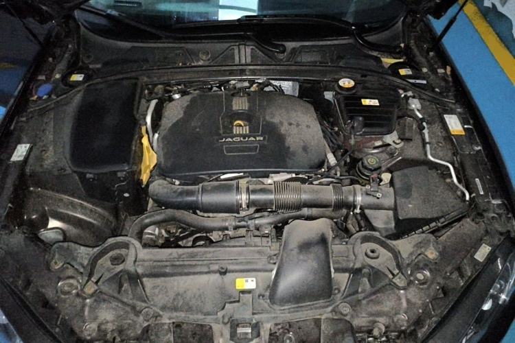 Used Jaguar XF 2014 XF 2.0T Luxury Edition Engine Bay