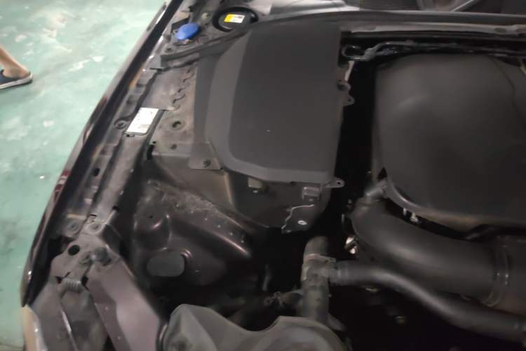 Used Jaguar XF 2014 XF 2.0T Luxury Edition Engine Bay Right
