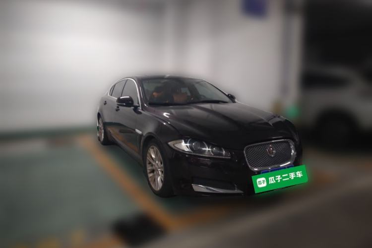 Used Jaguar XF 2014 XF 2.0T Luxury Edition Front Right 45 Deg