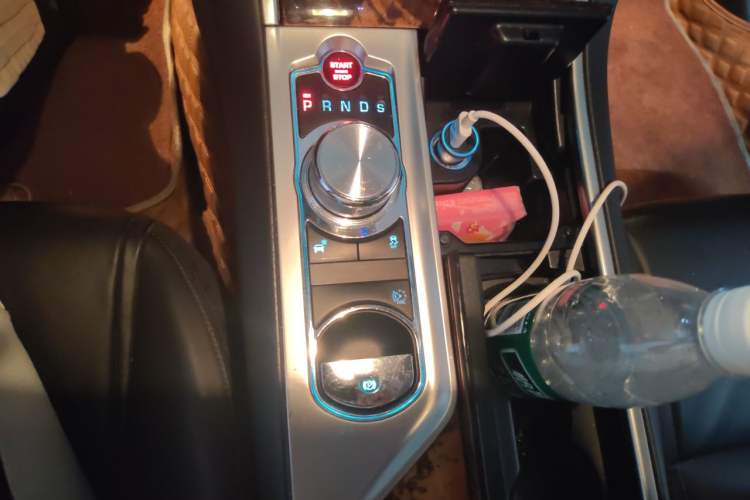 Used Jaguar XF 2014 XF 2.0T Luxury Edition Gear Lever