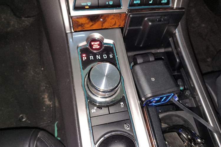 Used Jaguar XF 2014 XF 2.0T Luxury Edition Gear Lever
