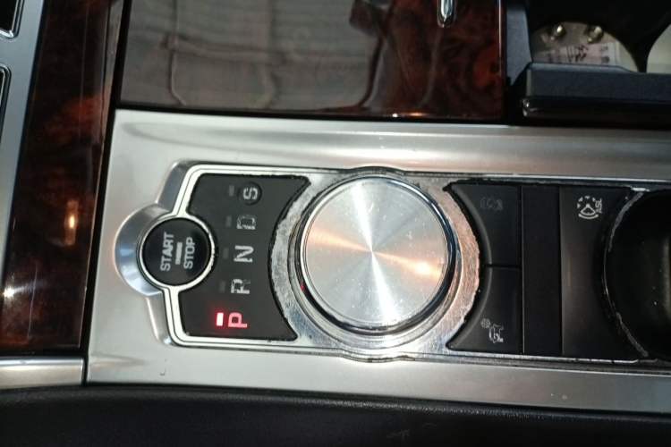 Used Jaguar XF 2014 XF 2.0T Luxury Edition Gear Lever