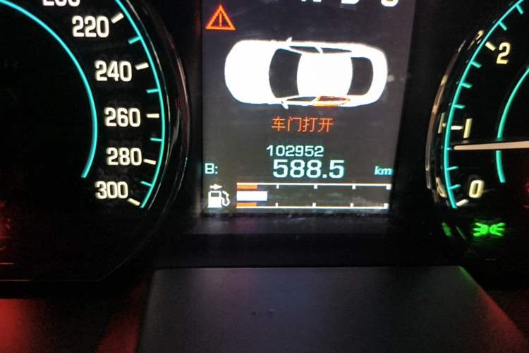 Used Jaguar XF 2014 XF 2.0T Luxury Edition Odometer Close Up