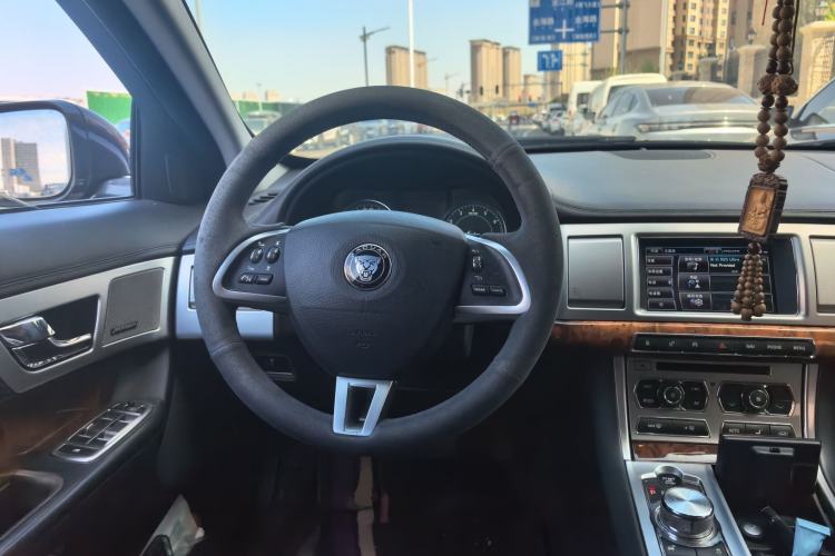 Used Jaguar XF 2014 XF 2.0T Prestige Edition Steering Wheel