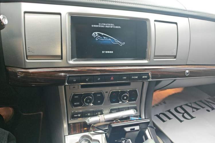 Used Jaguar XF 2014 XF 3.0 SC Elegance Edition Audio And AC Panel
