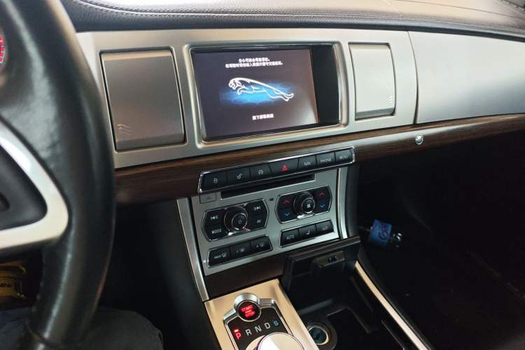 Used Jaguar XF 2014 XF 3.0 SC Elegance Edition Audio And AC Panel