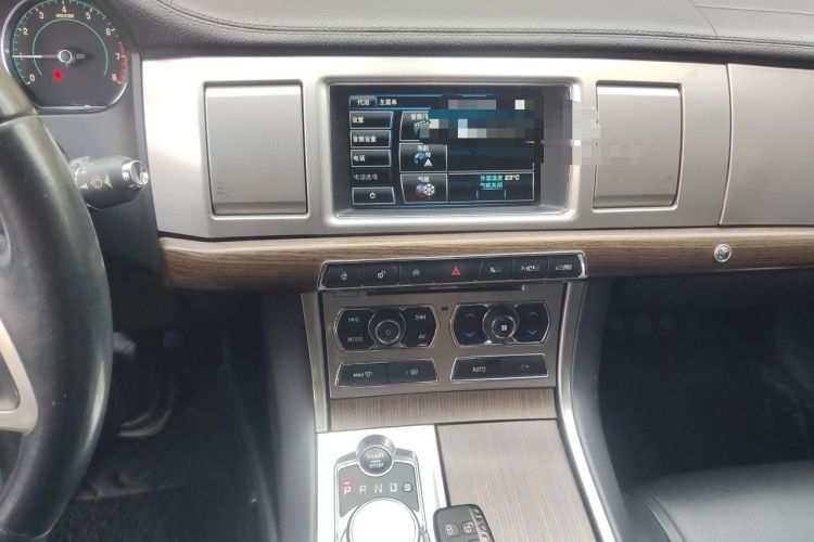 Used Jaguar XF 2014 XF 2.0T Prestige Edition Audio And AC Panel