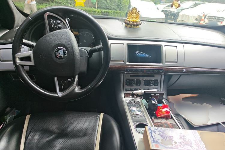 Used Jaguar XF 2014 XF 3.0 SC Elegance Edition Center Console