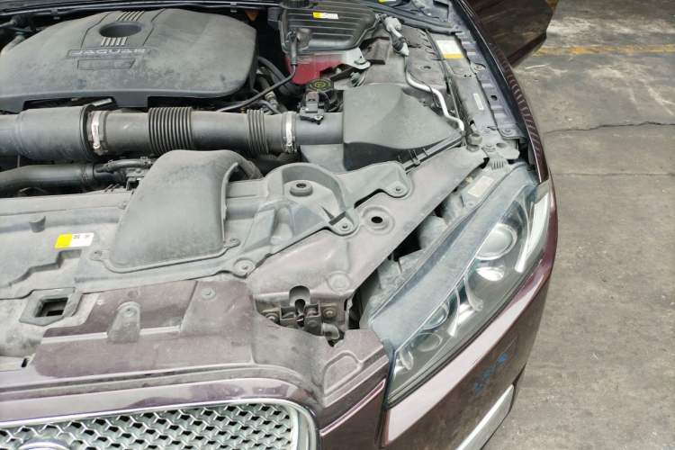 Used Jaguar XF 2014 XF 2.0T Luxury Edition Engine Bay Left