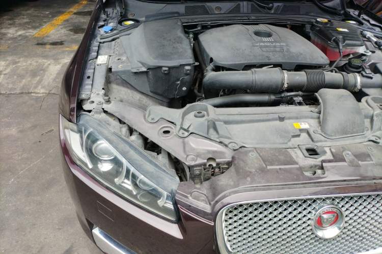 Used Jaguar XF 2014 XF 2.0T Luxury Edition Engine Bay Right