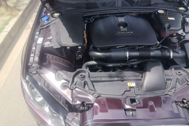 Used Jaguar XF 2014 XF 2.0T Prestige Edition Engine Bay Right