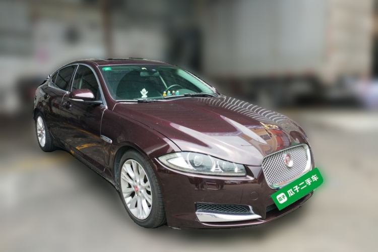 Used Jaguar XF 2014 XF 2.0T Luxury Edition Front Right 45 Deg