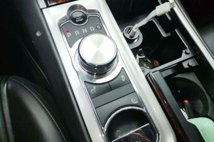Used Jaguar XF 2014 XF 2.0T Luxury Edition Gear Lever