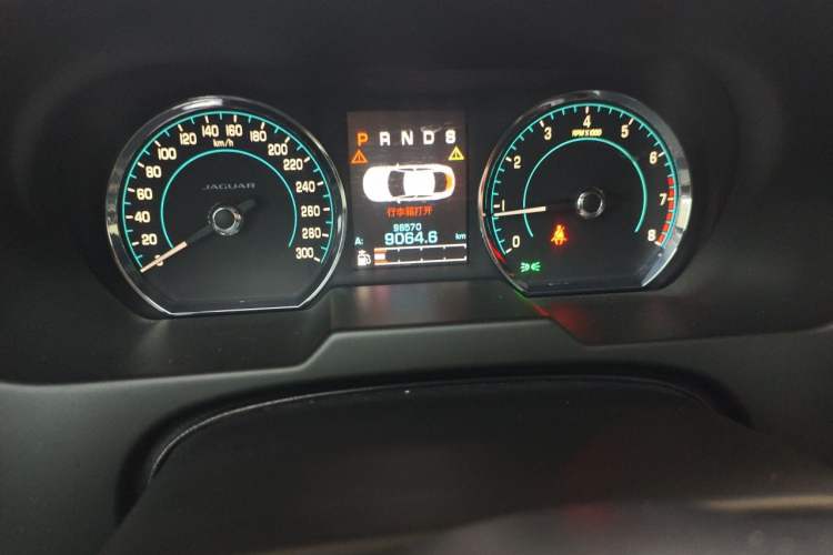 Used Jaguar XF 2014 XF 3.0 SC Elegance Edition Odometer Close Up