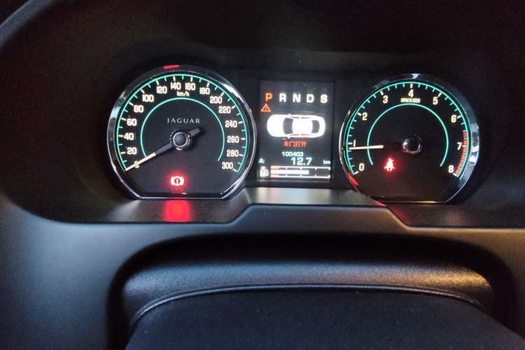 Used Jaguar XF 2014 XF 2.0T Prestige Edition Odometer Close Up