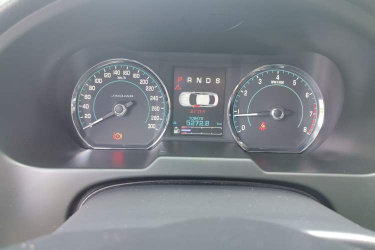 Used Jaguar XF 2014 XF 2.0T Prestige Edition Odometer Close Up