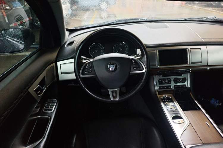 Used Jaguar XF 2014 XF 3.0 SC Elegance Edition Steering Wheel