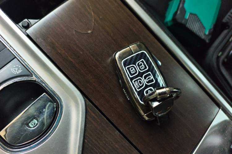 Used Jaguar XF 2014 XF 3.0 SC Elegance Edition Vehicle Key