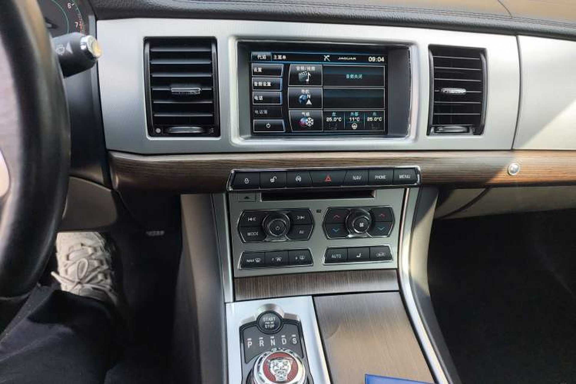 Used Jaguar XF 2014 XF 2.0T Prestige Edition Audio And AC Panel