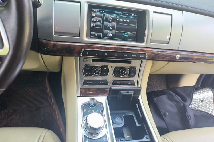 Used Jaguar XF 2014 XF 2.0T Luxury Edition Audio And AC Panel