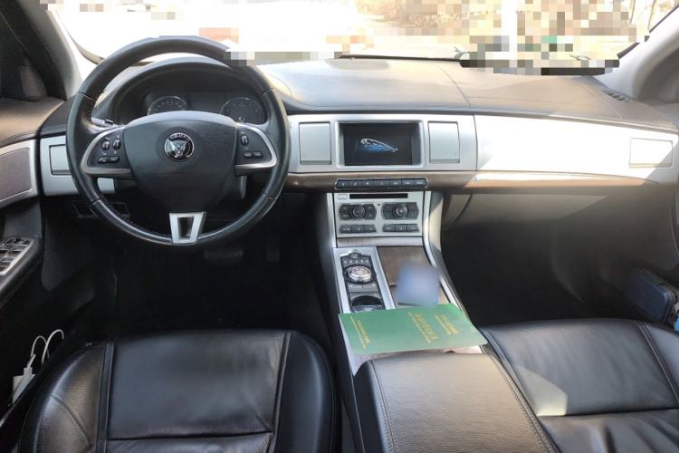 Used Jaguar XF 2014 XF 2.0T Prestige Edition Center Console