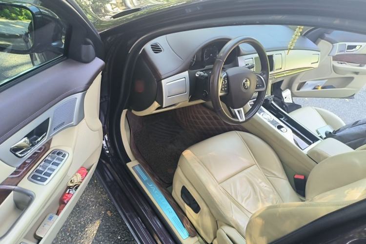 Used Jaguar XF 2014 XF 2.0T Luxury Edition Driver Seat