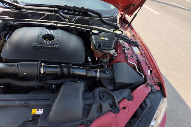 Used Jaguar XF 2014 XF 2.0T Prestige Edition Engine Bay Left