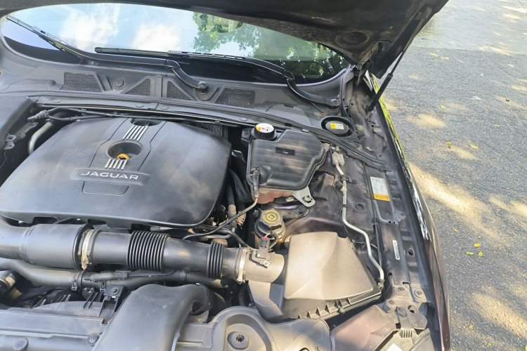 Used Jaguar XF 2014 XF 2.0T Luxury Edition Engine Bay Left