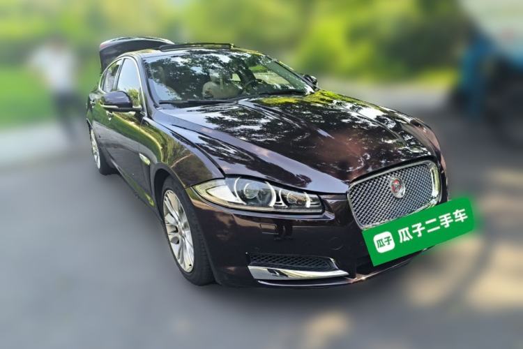 Used Jaguar XF 2014 XF 2.0T Luxury Edition Front Right 45 Deg