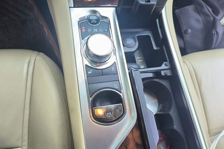 Used Jaguar XF 2014 XF 2.0T Luxury Edition Gear Lever