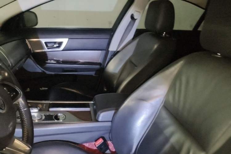 Used Jaguar XF 2014 XF 2.0T Prestige Edition Left Front Seat