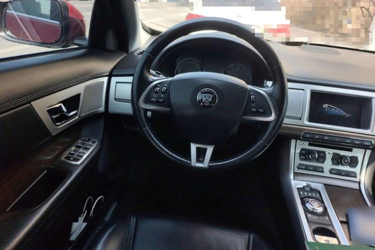 Used Jaguar XF 2014 XF 2.0T Prestige Edition Steering Wheel