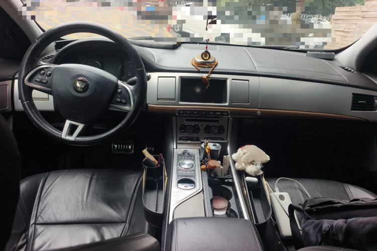 Used Jaguar XF 2014 XF 2.0T Prestige Edition Center Console
