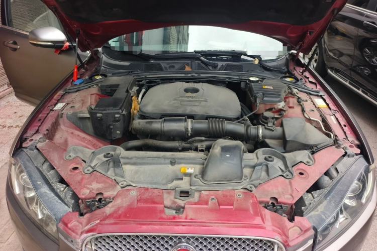 Used Jaguar XF 2014 XF 2.0T Prestige Edition Engine Bay