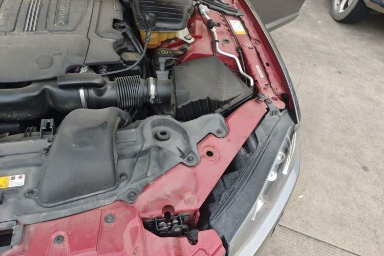 Used Jaguar XF 2014 XF 3.0 SC Luxury Edition Engine Bay Left